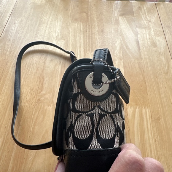 Coach Signature CrossBody Bag - Picture 2 of 6